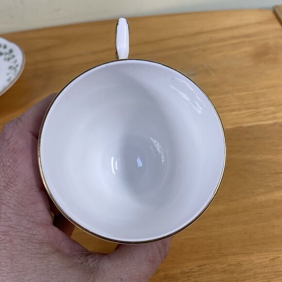 Vintage Royal Tara Bone China Teacup & Saucer Set Ireland Clover St Patrick' Day - Picture 13 of 16